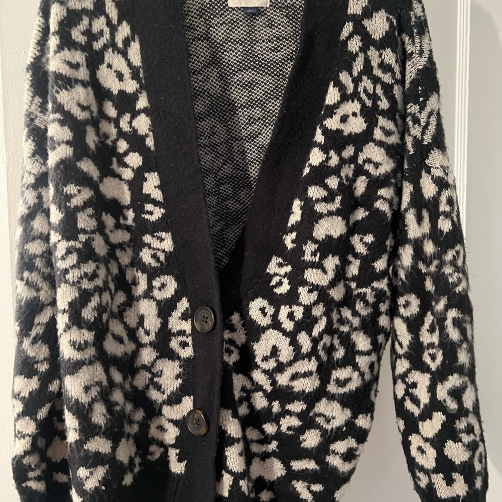 Cardigan  Universal Threads. Size Large. - Picture 2 of 4